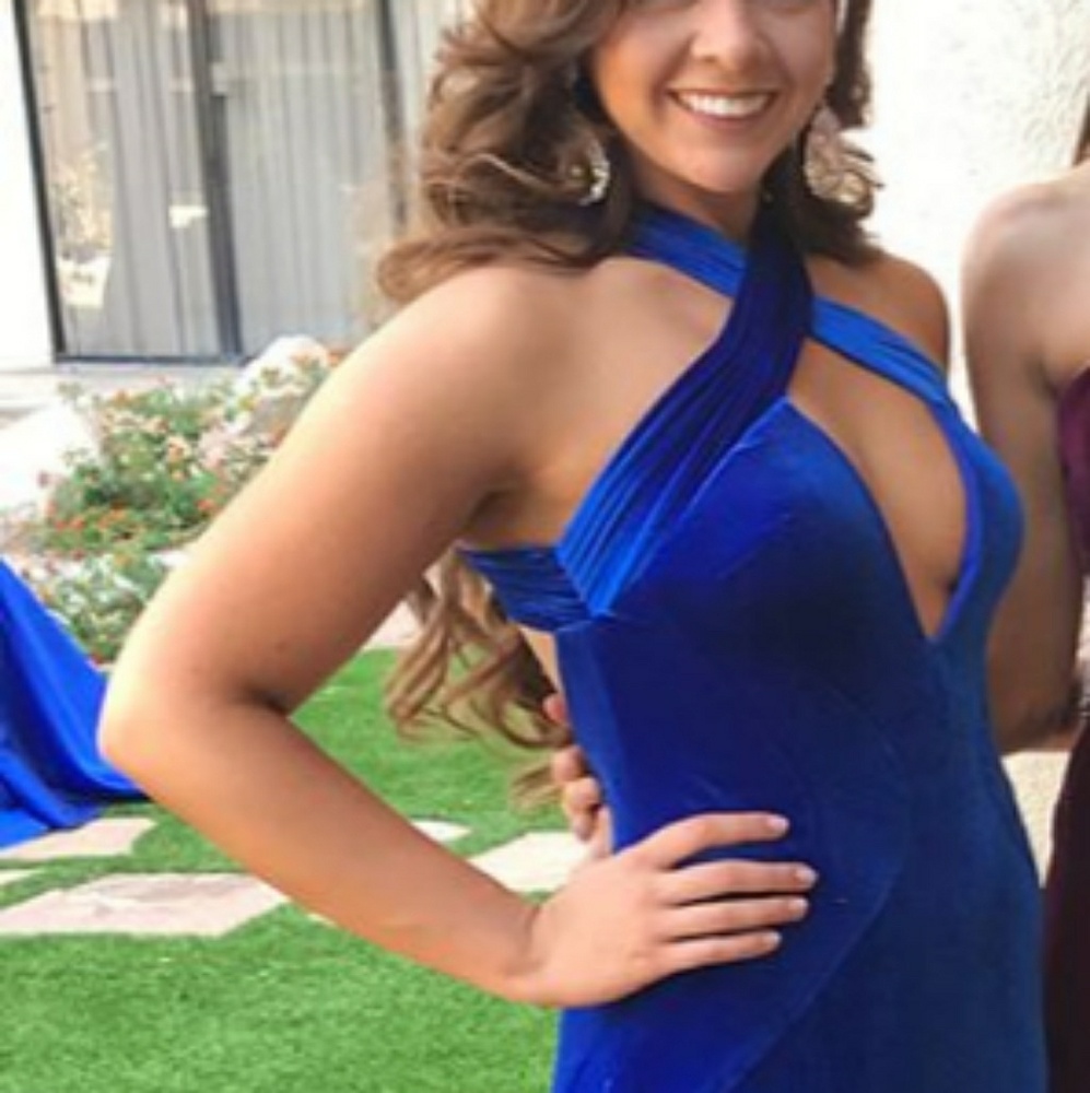 One of a kind velvet Mac Duggal - Picture 2 of 3